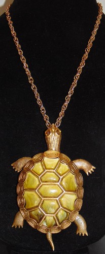 Large gold tone green - large,
